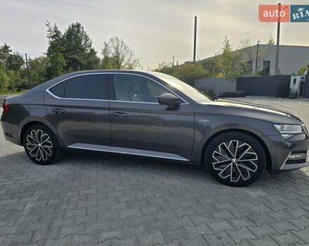 Шкода Суперб 2021 у Ковель на Automoto.ua Сірий Шкода Суперб, об'ємом двигуна 1.97 л та пробігом 171 тис. км за 31900 $, фото 14 на Automoto.ua