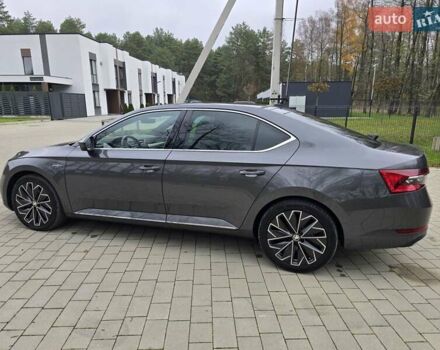 Сірий Шкода Суперб, об'ємом двигуна 1.97 л та пробігом 172 тис. км за 31300 $, фото 11 на Automoto.ua