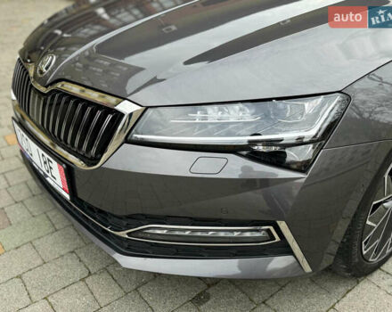 Серый Шкода Суперб, объемом двигателя 1.97 л и пробегом 84 тыс. км за 34700 $, фото 3 на Automoto.ua