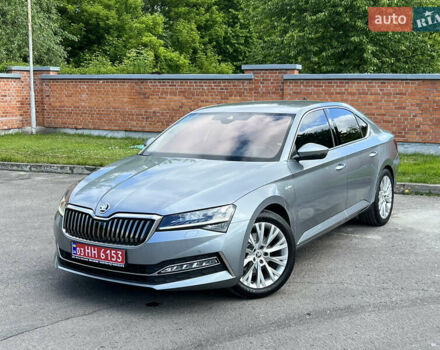 Серый Шкода Суперб, объемом двигателя 1.97 л и пробегом 202 тыс. км за 26999 $, фото 2 на Automoto.ua
