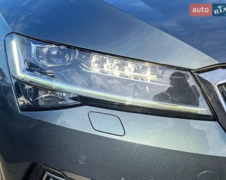 Серый Шкода Суперб, объемом двигателя 2 л и пробегом 139 тыс. км за 29990 $, фото 3 на Automoto.ua