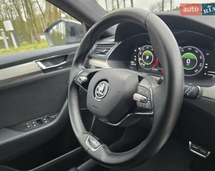 Сірий Шкода Суперб, об'ємом двигуна 1.97 л та пробігом 171 тис. км за 32500 $, фото 61 на Automoto.ua