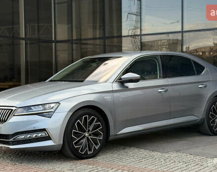 Серый Шкода Суперб, объемом двигателя 2 л и пробегом 208 тыс. км за 28900 $, фото 24 на Automoto.ua