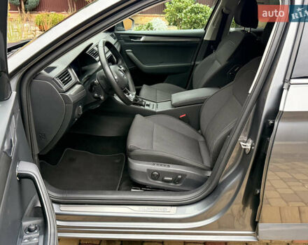 Сірий Шкода Суперб, об'ємом двигуна 1.97 л та пробігом 170 тис. км за 28500 $, фото 36 на Automoto.ua