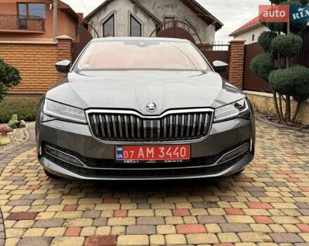 Сірий Шкода Суперб, об'ємом двигуна 1.97 л та пробігом 170 тис. км за 28500 $, фото 3 на Automoto.ua