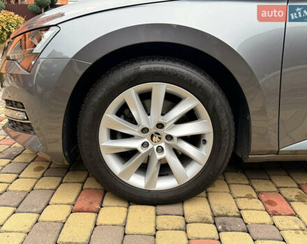 Сірий Шкода Суперб, об'ємом двигуна 1.97 л та пробігом 170 тис. км за 28500 $, фото 21 на Automoto.ua