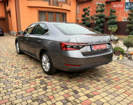 Сірий Шкода Суперб, об'ємом двигуна 1.97 л та пробігом 170 тис. км за 28500 $, фото 12 на Automoto.ua