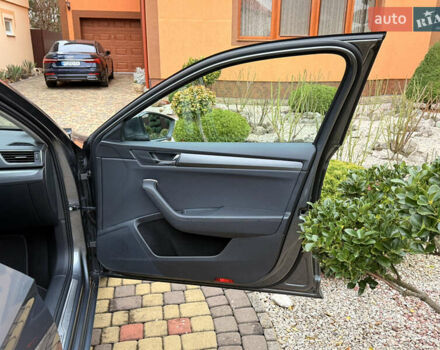 Сірий Шкода Суперб, об'ємом двигуна 1.97 л та пробігом 170 тис. км за 28500 $, фото 30 на Automoto.ua