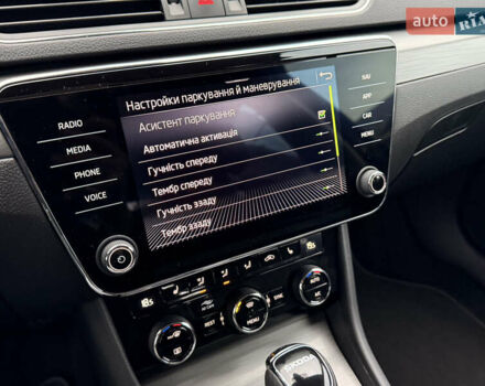 Сірий Шкода Суперб, об'ємом двигуна 1.97 л та пробігом 170 тис. км за 28500 $, фото 44 на Automoto.ua