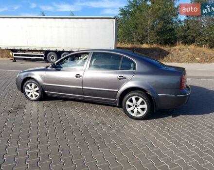 Сірий Шкода Суперб, об'ємом двигуна 2.5 л та пробігом 320 тис. км за 4200 $, фото 1 на Automoto.ua