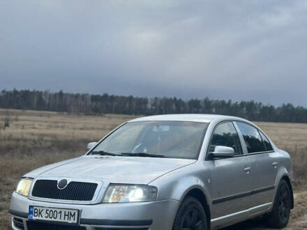 Серый Шкода Суперб, объемом двигателя 1.78 л и пробегом 320 тыс. км за 3700 $, фото 1 на Automoto.ua