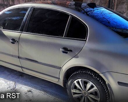 Серый Шкода Суперб, объемом двигателя 1.8 л и пробегом 206 тыс. км за 4550 $, фото 1 на Automoto.ua