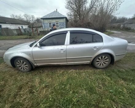 Сірий Шкода Суперб, об'ємом двигуна 2.5 л та пробігом 300 тис. км за 2498 $, фото 1 на Automoto.ua