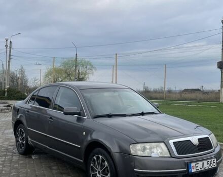 Сірий Шкода Суперб, об'ємом двигуна 2.5 л та пробігом 30 тис. км за 2500 $, фото 1 на Automoto.ua