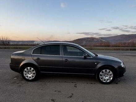 Сірий Шкода Суперб, об'ємом двигуна 2.5 л та пробігом 320 тис. км за 3150 $, фото 1 на Automoto.ua