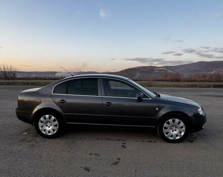 Серый Шкода Суперб, объемом двигателя 2.5 л и пробегом 320 тыс. км за 3150 $, фото 1 на Automoto.ua