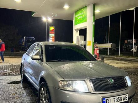 Серый Шкода Суперб, объемом двигателя 1.8 л и пробегом 320 тыс. км за 4500 $, фото 1 на Automoto.ua