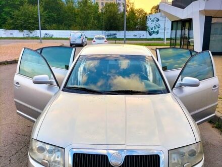 Шкода Суперб 2005 у Львові на Automoto.ua Сірий Шкода Суперб, об'ємом двигуна 1.8 л та пробігом 295 тис. км за 5300 $, фото 1 на Automoto.ua