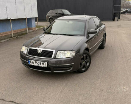 Серый Шкода Суперб, объемом двигателя 2.5 л и пробегом 295 тыс. км за 5700 $, фото 1 на Automoto.ua