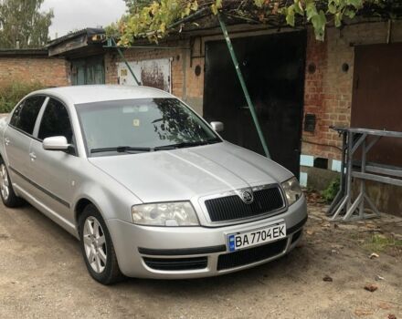 Серый Шкода Суперб, объемом двигателя 1.8 л и пробегом 287 тыс. км за 4950 $, фото 1 на Automoto.ua