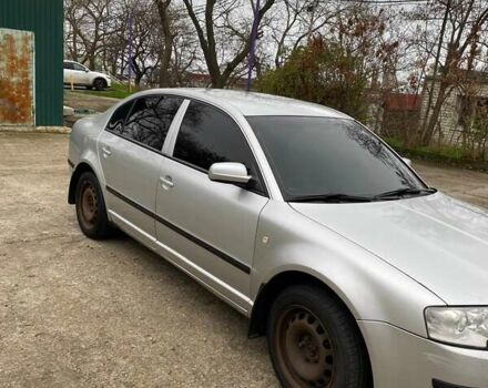 Серый Шкода Суперб, объемом двигателя 1.78 л и пробегом 160 тыс. км за 5000 $, фото 1 на Automoto.ua