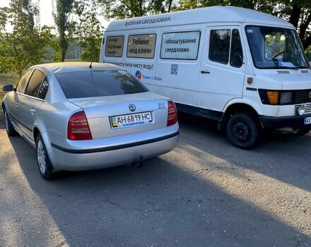 Серый Шкода Суперб, объемом двигателя 1.8 л и пробегом 210 тыс. км за 2800 $, фото 1 на Automoto.ua