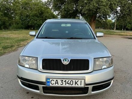 Серый Шкода Суперб, объемом двигателя 1.9 л и пробегом 482 тыс. км за 5100 $, фото 1 на Automoto.ua