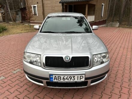 Шкода Суперб 2006 у Хмельнике на Automoto.ua Сірий Шкода Суперб, об'ємом двигуна 2 л та пробігом 250 тис. км за 6000 $, фото 1 на Automoto.ua