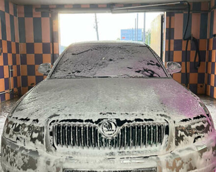 Сірий Шкода Суперб, об'ємом двигуна 2 л та пробігом 400 тис. км за 6000 $, фото 1 на Automoto.ua
