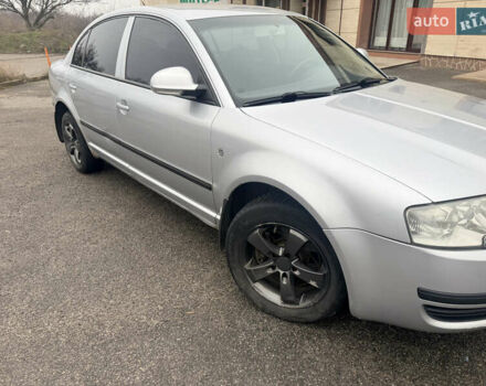 Серый Шкода Суперб, объемом двигателя 1.8 л и пробегом 290 тыс. км за 4700 $, фото 1 на Automoto.ua