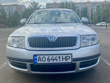 Серый Шкода Суперб, объемом двигателя 1.8 л и пробегом 295 тыс. км за 4500 $, фото 1 на Automoto.ua