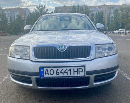 Серый Шкода Суперб, объемом двигателя 1.8 л и пробегом 295 тыс. км за 4500 $, фото 1 на Automoto.ua