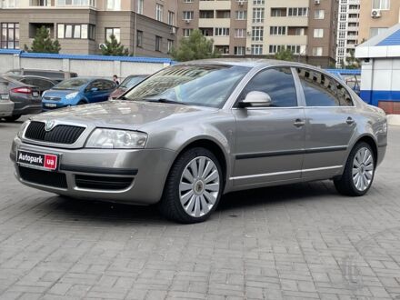 Сірий Шкода Суперб, об'ємом двигуна 2 л та пробігом 272 тис. км за 6490 $, фото 1 на Automoto.ua