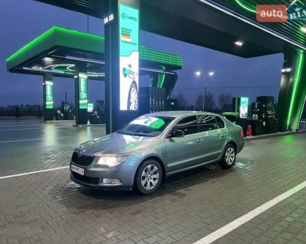 Серый Шкода Суперб, объемом двигателя 1.8 л и пробегом 213 тыс. км за 8000 $, фото 1 на Automoto.ua