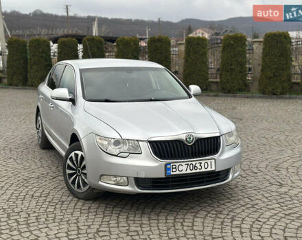 Серый Шкода Суперб, объемом двигателя 1.8 л и пробегом 258 тыс. км за 6500 $, фото 1 на Automoto.ua