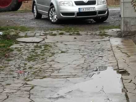 Серый Шкода Суперб, объемом двигателя 1.8 л и пробегом 195 тыс. км за 6200 $, фото 1 на Automoto.ua