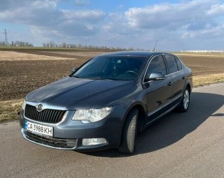 Серый Шкода Суперб, объемом двигателя 1.97 л и пробегом 290 тыс. км за 9200 $, фото 1 на Automoto.ua