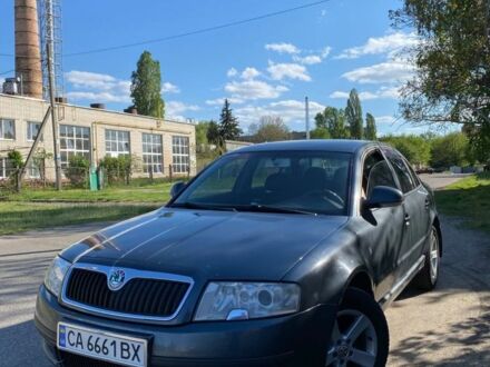 Шкода Суперб 2008 у Черкасах на Automoto.ua Сірий Шкода Суперб, об'ємом двигуна 1.8 л та пробігом 277 тис. км за 5500 $, фото 1 на Automoto.ua