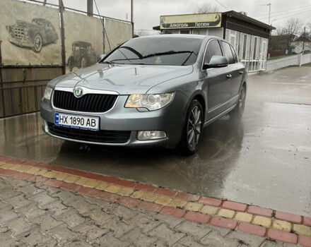 Сірий Шкода Суперб, об'ємом двигуна 2 л та пробігом 258 тис. км за 9100 $, фото 1 на Automoto.ua