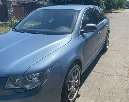 Сірий Шкода Суперб, об'ємом двигуна 2 л та пробігом 227 тис. км за 8500 $, фото 1 на Automoto.ua