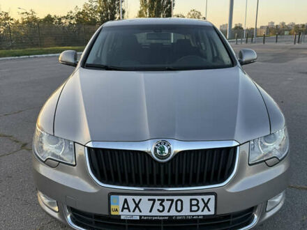 Шкода Суперб 2008 у Харкові на Automoto.ua Сірий Шкода Суперб, об'ємом двигуна 0 л та пробігом 87 тис. км за 9000 $, фото 1 на Automoto.ua