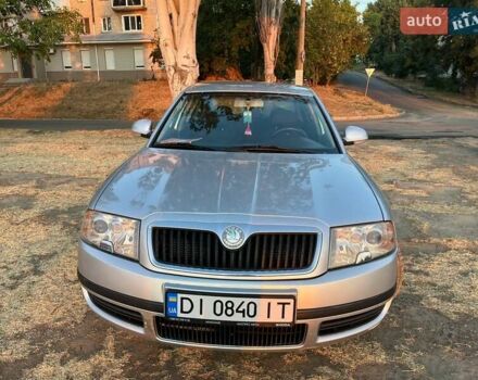 Серый Шкода Суперб, объемом двигателя 1.78 л и пробегом 344 тыс. км за 5300 $, фото 1 на Automoto.ua