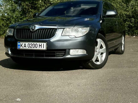 Шкода Суперб 2008 в Иванкове на Automoto.ua Серый Шкода Суперб, объемом двигателя 1.97 л и пробегом 221 тыс. км за 9000 $, фото 1 на Automoto.ua