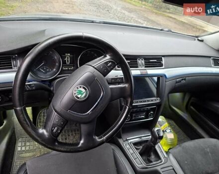 Серый Шкода Суперб, объемом двигателя 1.8 л и пробегом 227 тыс. км за 9044 $, фото 1 на Automoto.ua