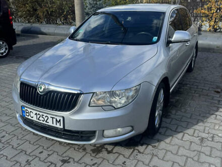 Серый Шкода Суперб, объемом двигателя 1.97 л и пробегом 298 тыс. км за 9500 $, фото 1 на Automoto.ua