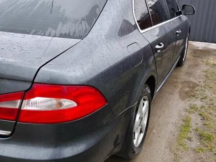 Серый Шкода Суперб, объемом двигателя 1.8 л и пробегом 450 тыс. км за 8250 $, фото 1 на Automoto.ua