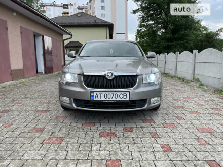 Серый Шкода Суперб, объемом двигателя 1.97 л и пробегом 253 тыс. км за 10000 $, фото 1 на Automoto.ua