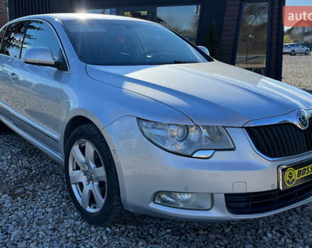 Серый Шкода Суперб, объемом двигателя 1.97 л и пробегом 280 тыс. км за 9500 $, фото 1 на Automoto.ua