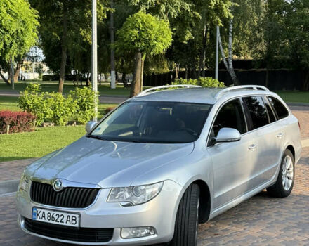 Сірий Шкода Суперб, об'ємом двигуна 2 л та пробігом 205 тис. км за 10300 $, фото 1 на Automoto.ua