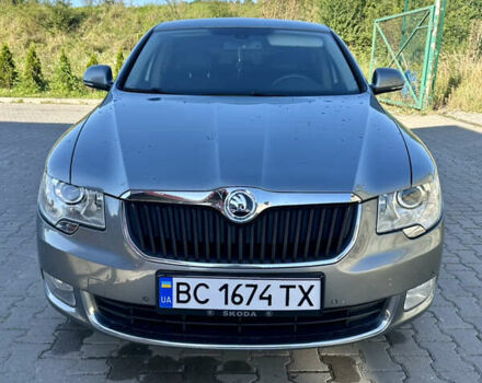 Сірий Шкода Суперб, об'ємом двигуна 2 л та пробігом 286 тис. км за 9800 $, фото 1 на Automoto.ua